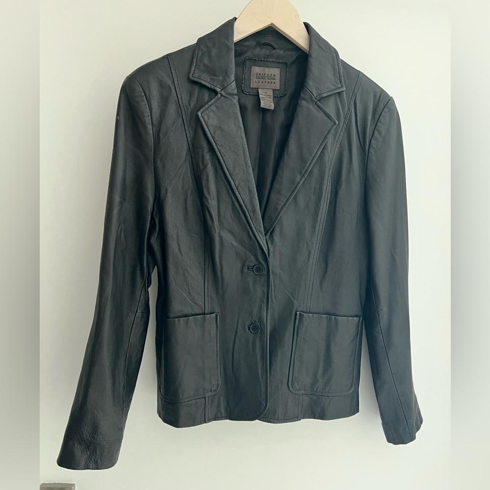 JohnPaulRichard Women's fitted leather Blazer. Size 10